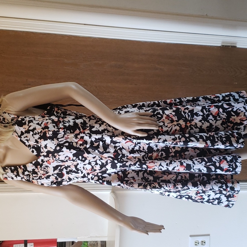 WHITE HOUSE BLACK MARKET DRESS